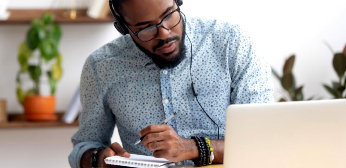 Participants working through an organic search growth workshop