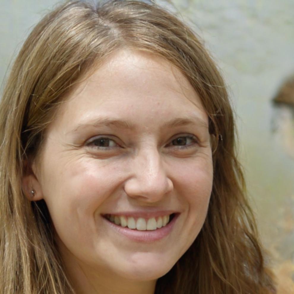 Portrait of Bridget Farelly, Content Strategy Instructor at Halyxidara